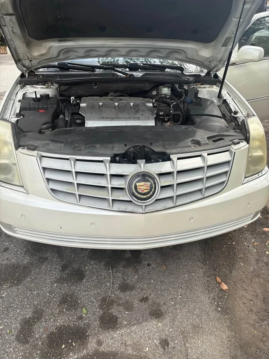 2011 Cadillac DTS - Image 3 of 5
