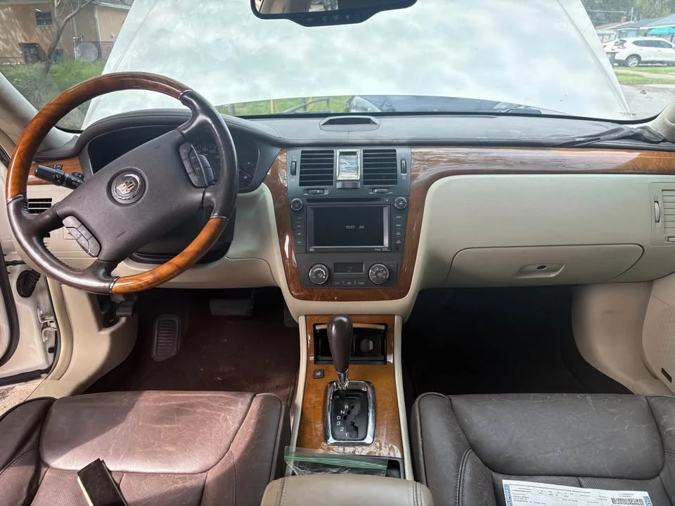 2011 Cadillac DTS - Image 4 of 5