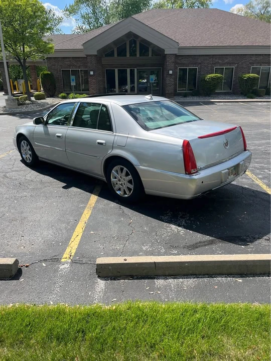 2011 Cadillac DTS - Image 4 of 8