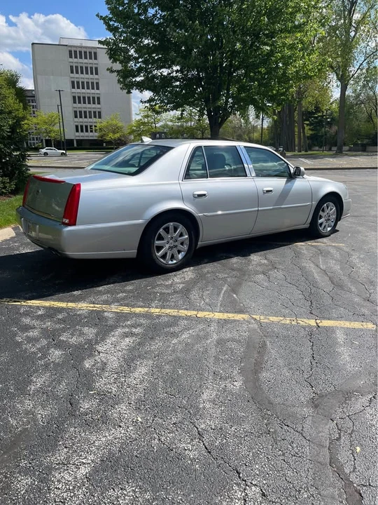 2011 Cadillac DTS - Image 3 of 8