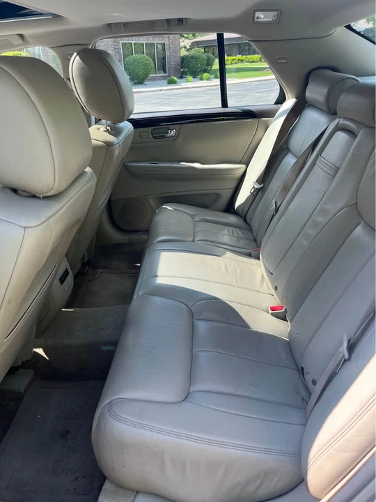 2011 Cadillac DTS - Image 7 of 8