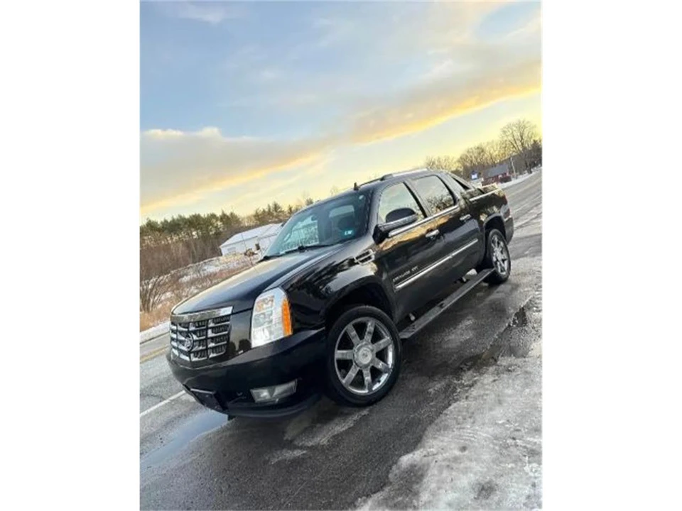 2011 Cadillac Escalade & EXT 3rd Gen - Image 2 of 7
