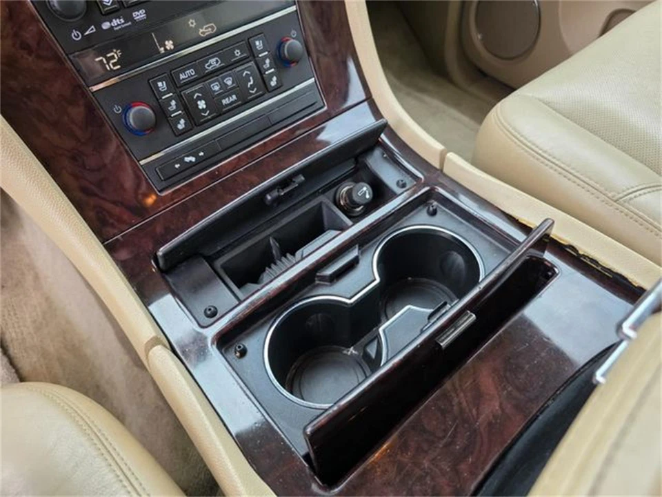 2011 Cadillac Escalade & EXT 3rd Gen - Image 27 of 31