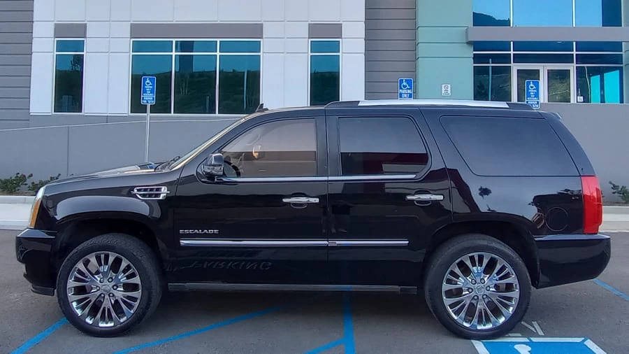 2011 Cadillac Escalade & EXT 3rd Gen - Image 2 of 20