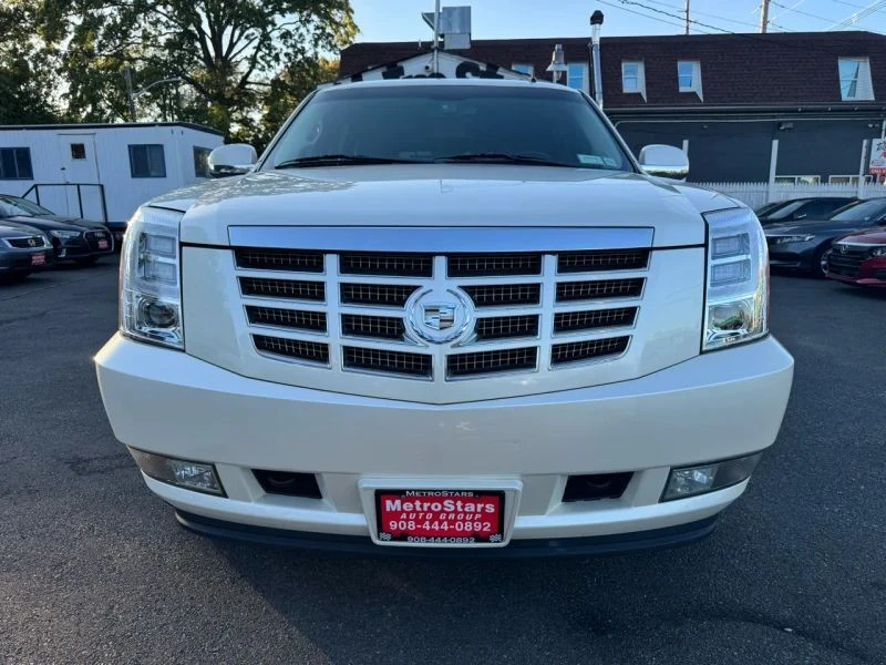 2011 Cadillac Escalade & EXT 3rd Gen - Image 2 of 12
