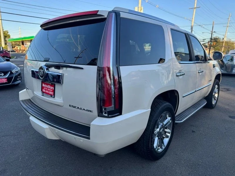 2011 Cadillac Escalade & EXT 3rd Gen - Image 7 of 12