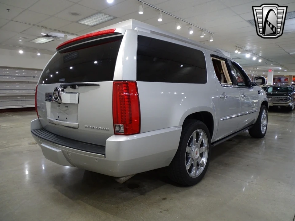 2011 Cadillac Escalade & EXT 3rd Gen - Image 8 of 12