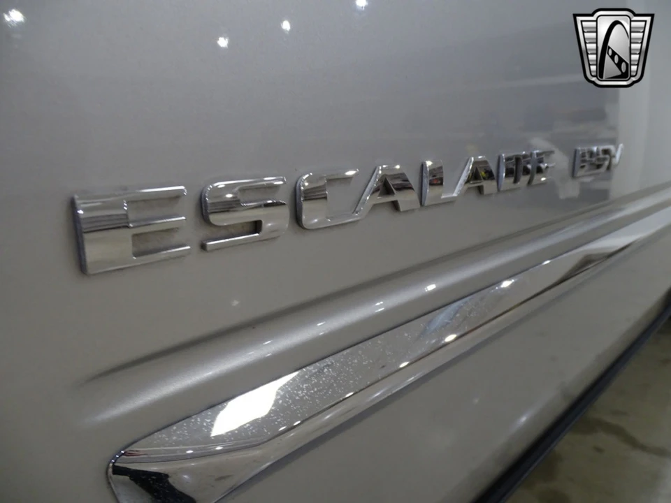 2011 Cadillac Escalade & EXT 3rd Gen - Image 17 of 21