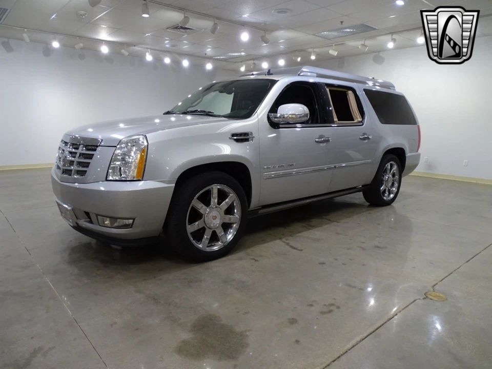 2011 Cadillac Escalade & EXT 3rd Gen - Image 3 of 12