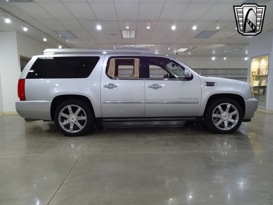 2011 Cadillac Escalade & EXT 3rd Gen - Image 9 of 12