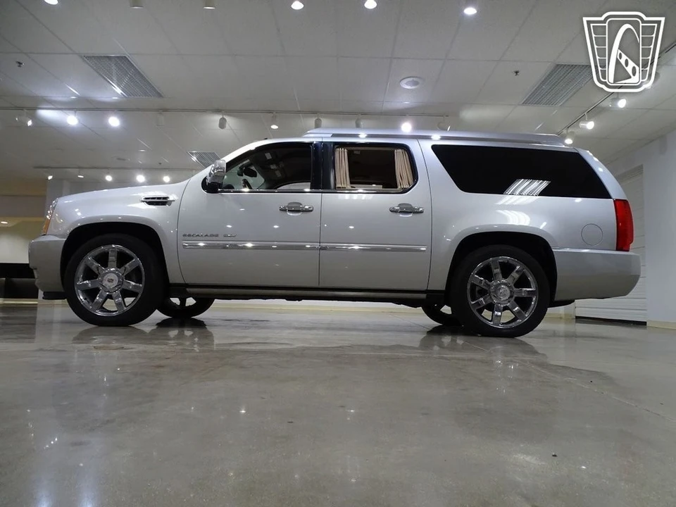2011 Cadillac Escalade & EXT 3rd Gen - Image 11 of 21