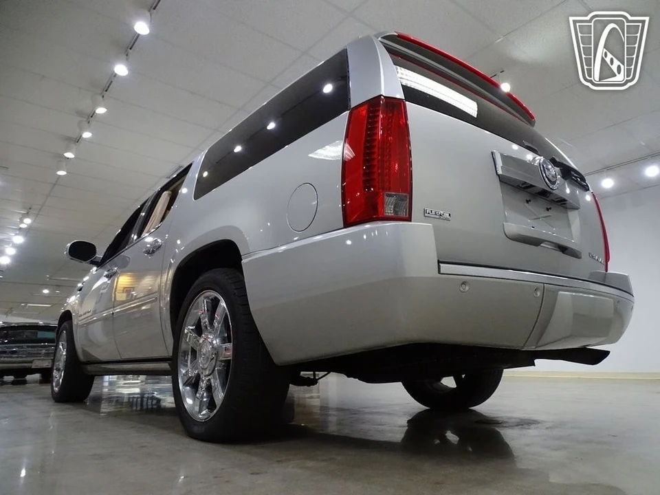 2011 Cadillac Escalade & EXT 3rd Gen - Image 14 of 21