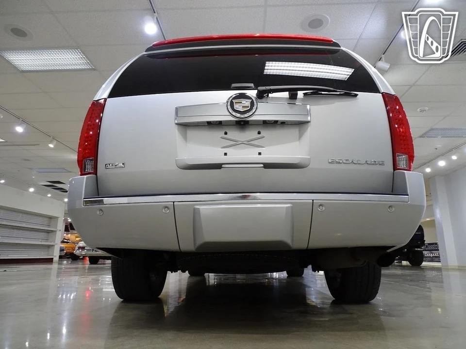 2011 Cadillac Escalade & EXT 3rd Gen - Image 17 of 21