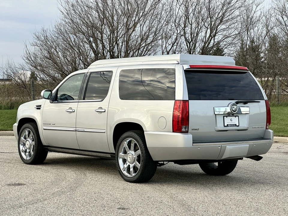 2011 Cadillac Escalade & EXT 3rd Gen - Image 7 of 31