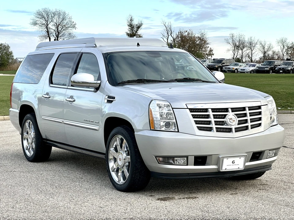 2011 Cadillac Escalade & EXT 3rd Gen - Image 13 of 31