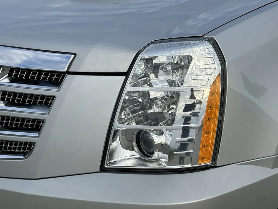 2011 Cadillac Escalade & EXT 3rd Gen - Image 18 of 31