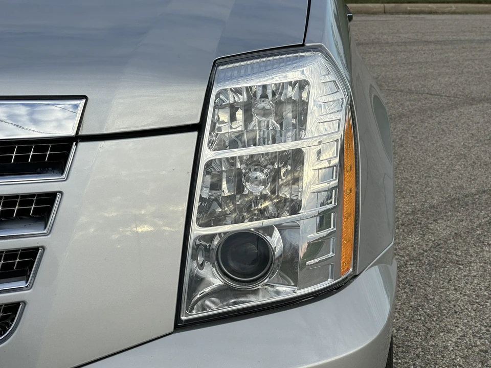 2011 Cadillac Escalade & EXT 3rd Gen - Image 19 of 31