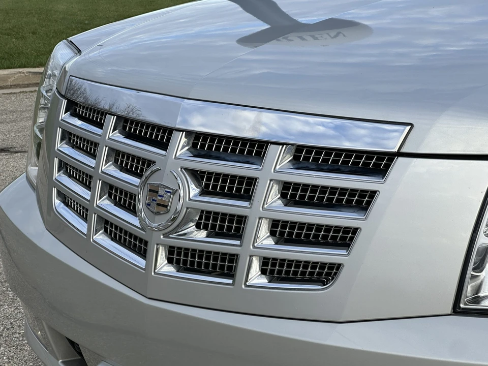 2011 Cadillac Escalade & EXT 3rd Gen - Image 17 of 31