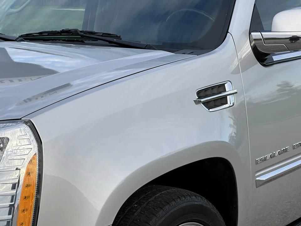 2011 Cadillac Escalade & EXT 3rd Gen - Image 21 of 31
