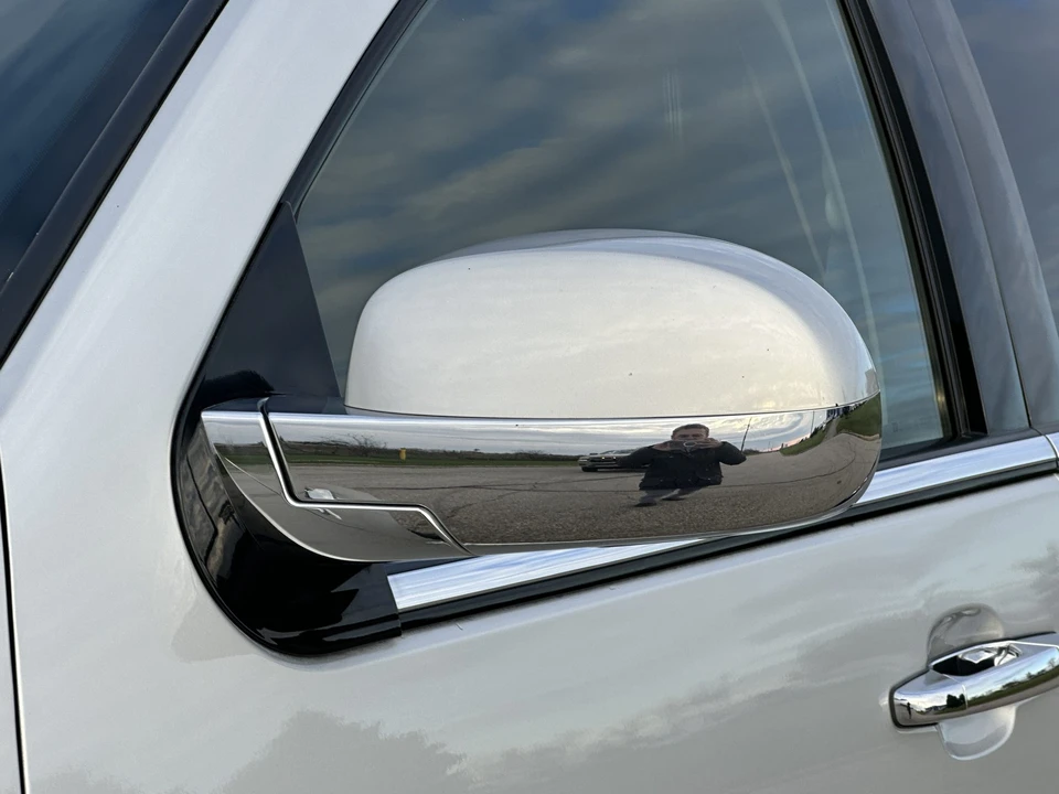 2011 Cadillac Escalade & EXT 3rd Gen - Image 24 of 31