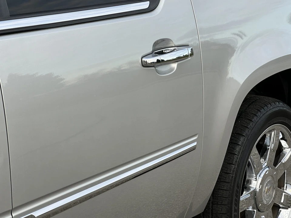 2011 Cadillac Escalade & EXT 3rd Gen - Image 26 of 31