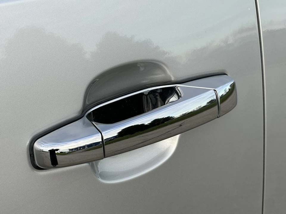 2011 Cadillac Escalade & EXT 3rd Gen - Image 28 of 31