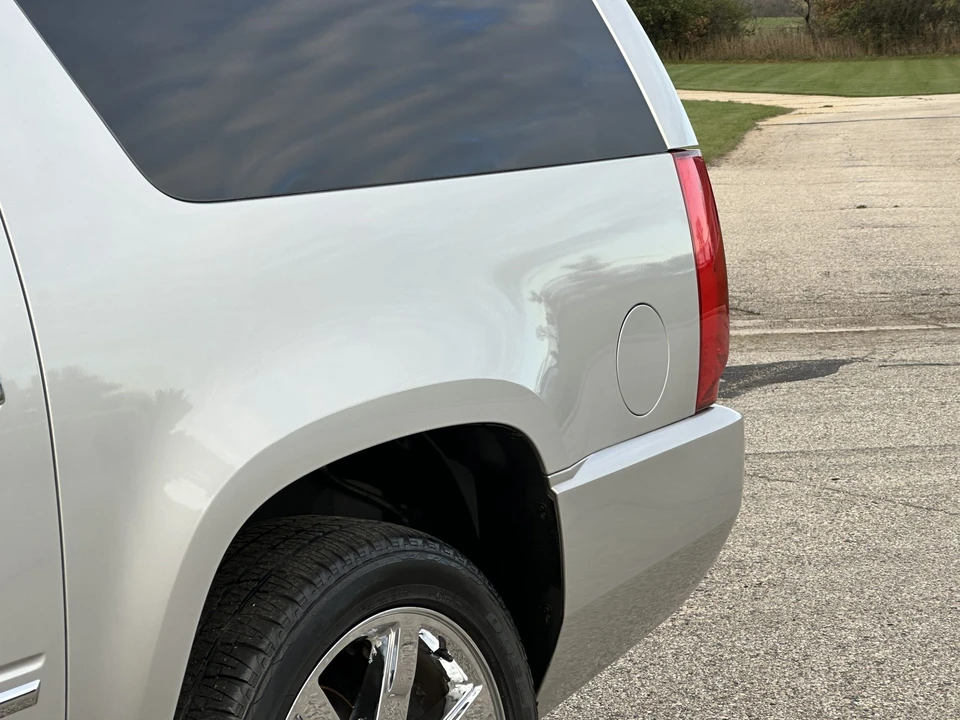 2011 Cadillac Escalade & EXT 3rd Gen - Image 29 of 31