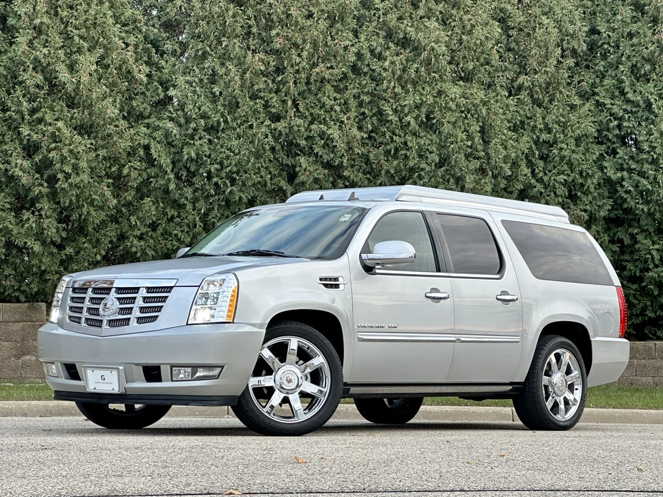 2011 Cadillac Escalade & EXT 3rd Gen - Image 3 of 31
