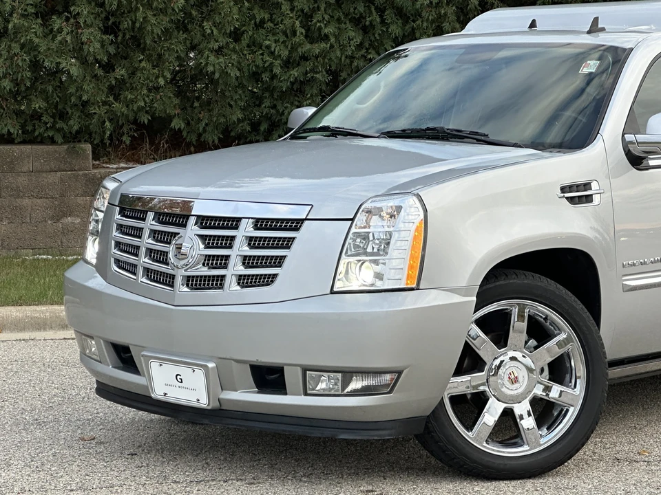 2011 Cadillac Escalade & EXT 3rd Gen - Image 16 of 31