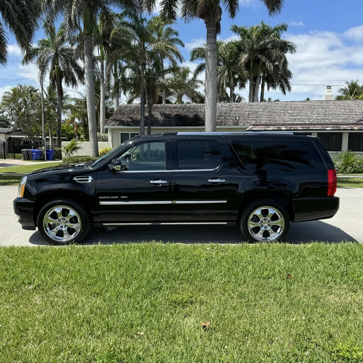 2011 Cadillac Escalade & EXT 3rd Gen - Image 7 of 12