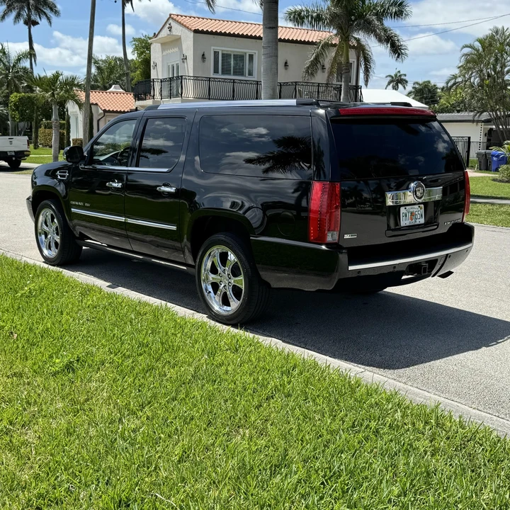 2011 Cadillac Escalade & EXT 3rd Gen - Image 8 of 12