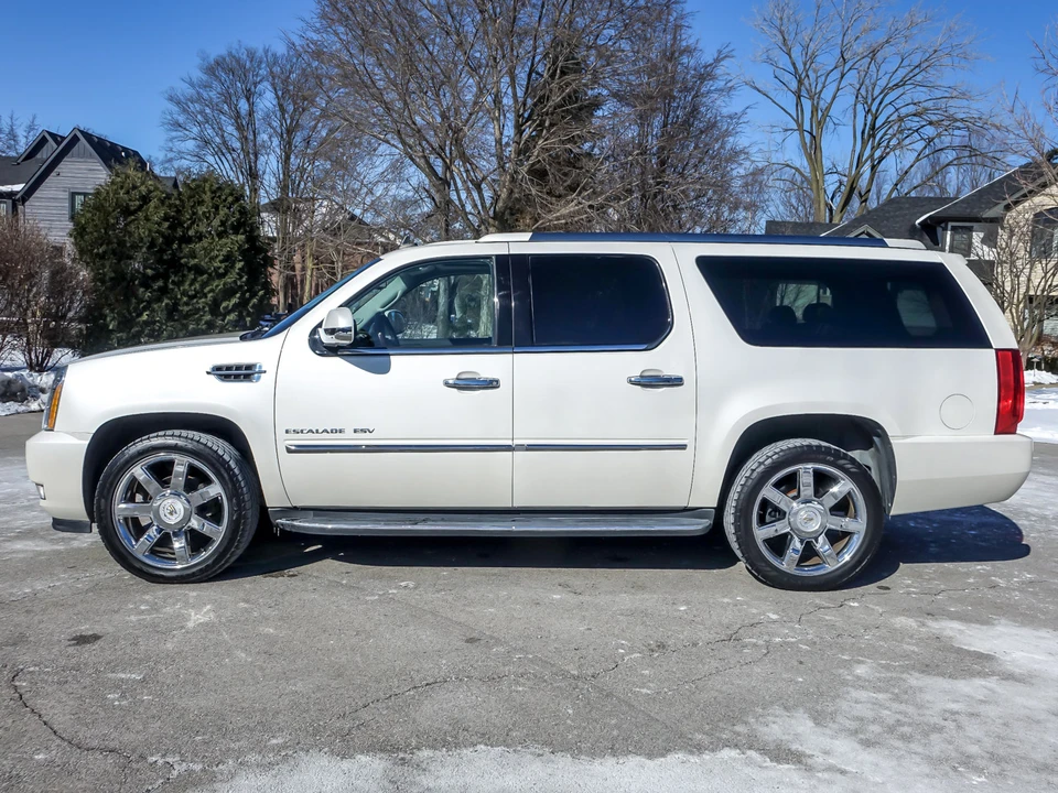 2011 Cadillac Escalade & EXT 3rd Gen - Image 9 of 31