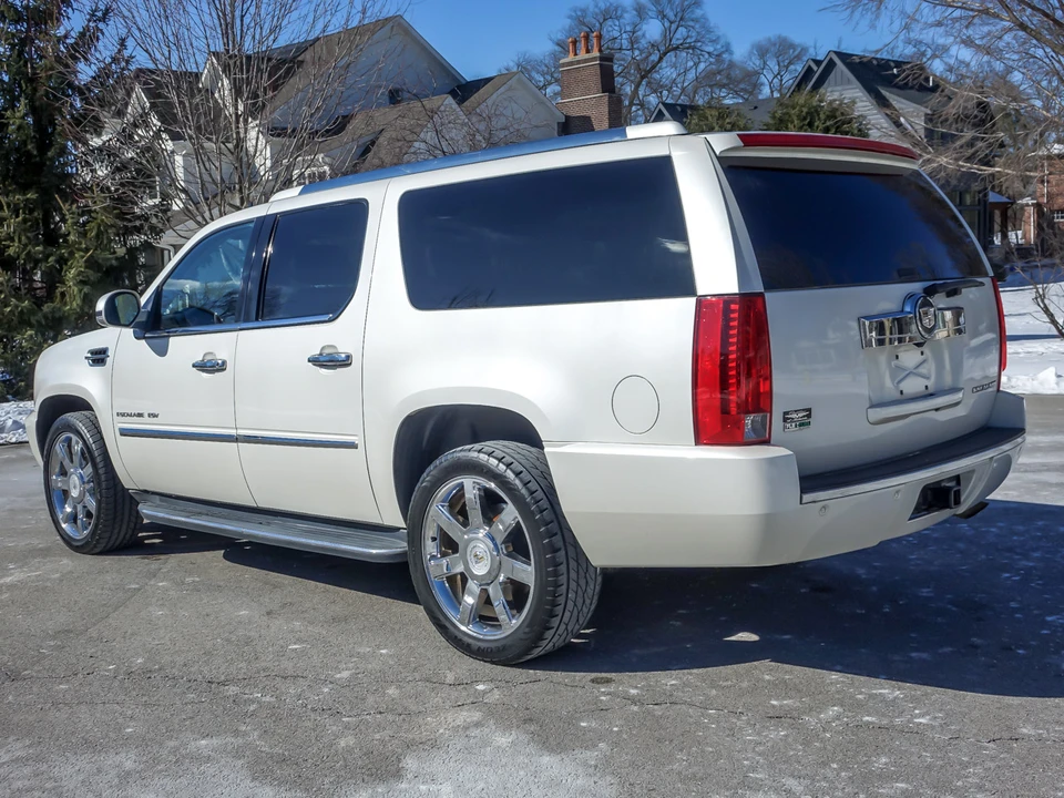 2011 Cadillac Escalade & EXT 3rd Gen - Image 8 of 31