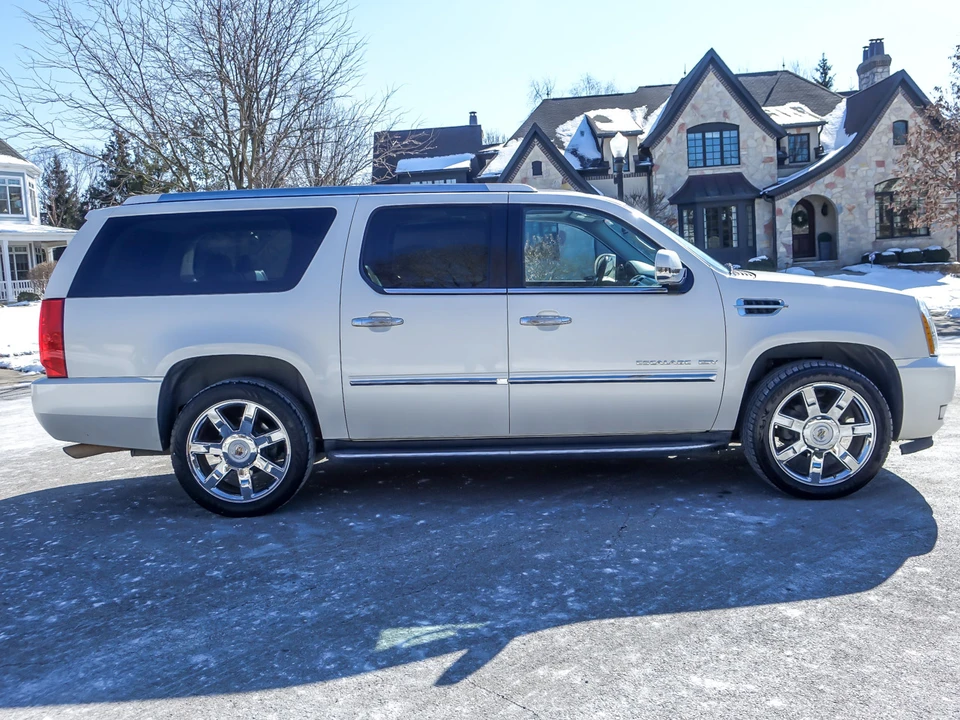 2011 Cadillac Escalade & EXT 3rd Gen - Image 5 of 31