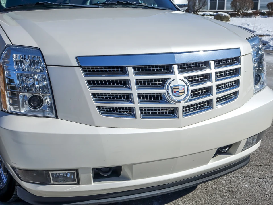 2011 Cadillac Escalade & EXT 3rd Gen - Image 11 of 31