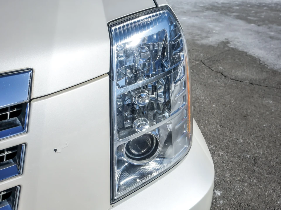2011 Cadillac Escalade & EXT 3rd Gen - Image 13 of 31