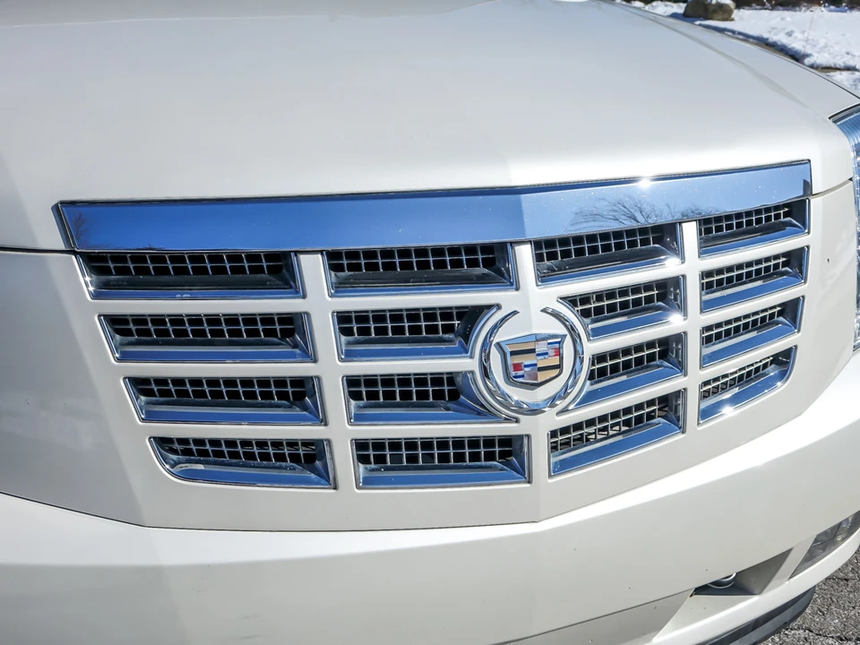 2011 Cadillac Escalade & EXT 3rd Gen - Image 12 of 31