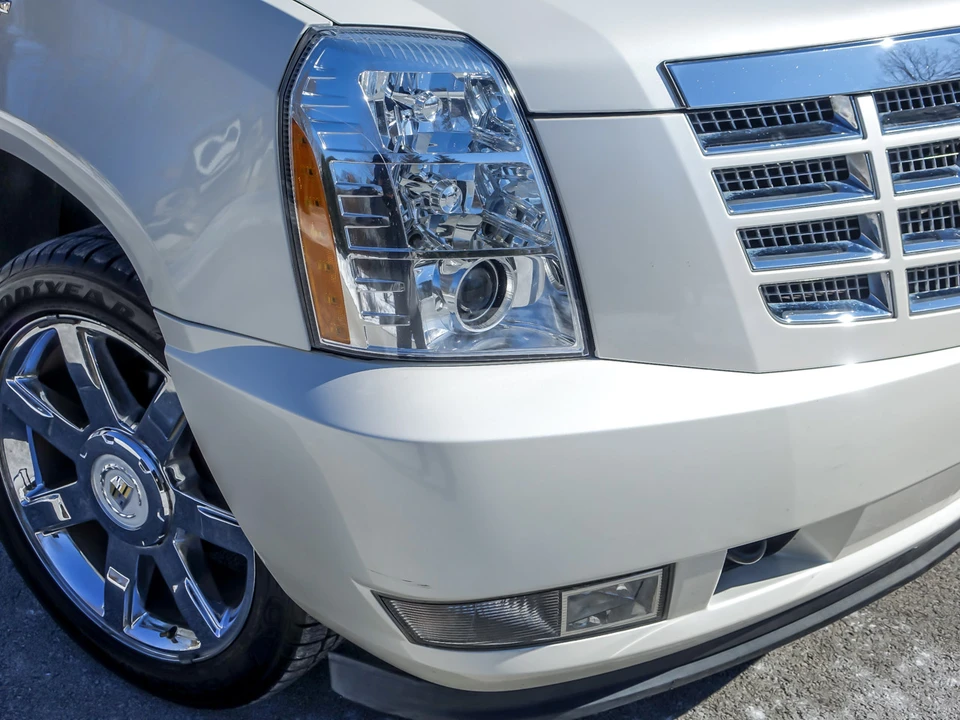 2011 Cadillac Escalade & EXT 3rd Gen - Image 10 of 31
