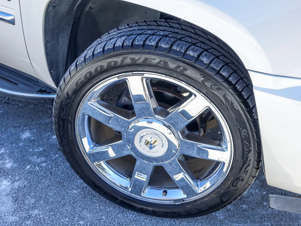 2011 Cadillac Escalade & EXT 3rd Gen - Image 30 of 31