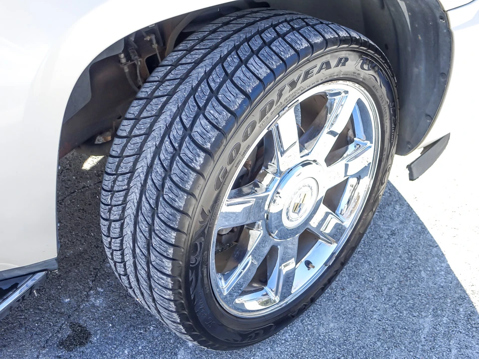 2011 Cadillac Escalade & EXT 3rd Gen - Image 31 of 31