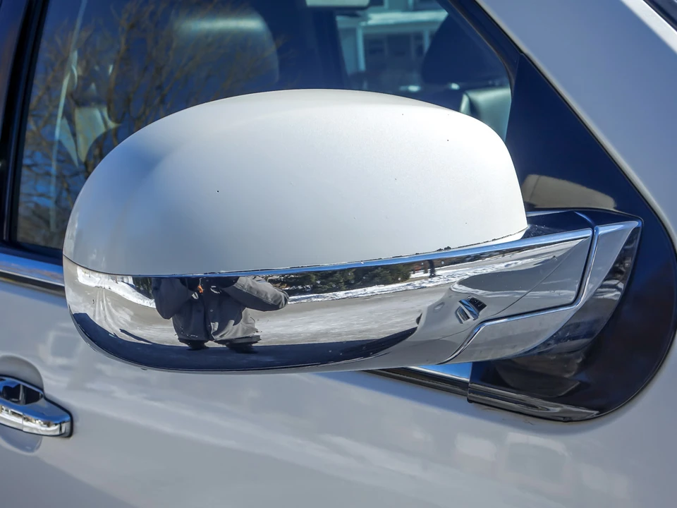 2011 Cadillac Escalade & EXT 3rd Gen - Image 19 of 31