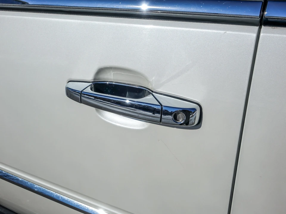 2011 Cadillac Escalade & EXT 3rd Gen - Image 23 of 31