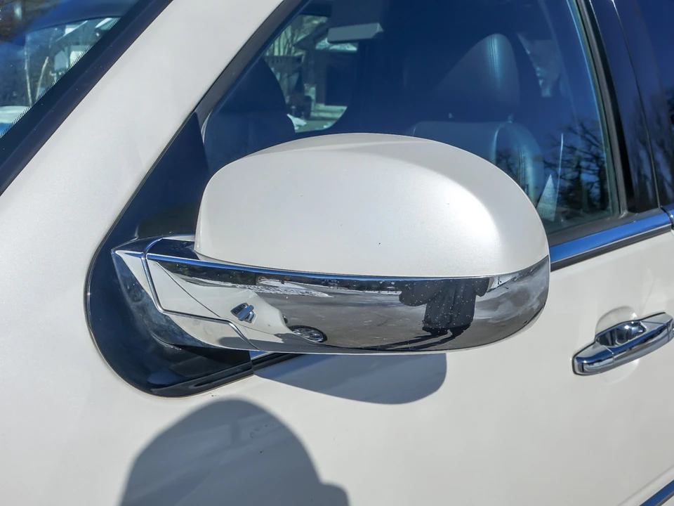 2011 Cadillac Escalade & EXT 3rd Gen - Image 18 of 31