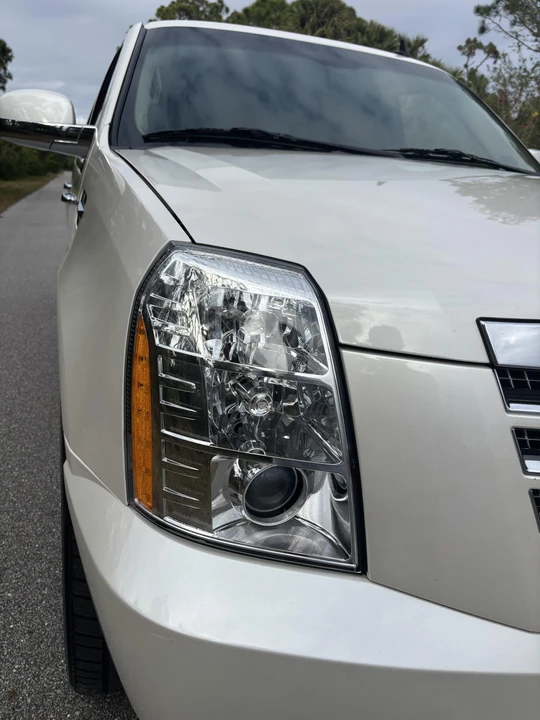 2011 Cadillac Escalade & EXT 3rd Gen - Image 27 of 31