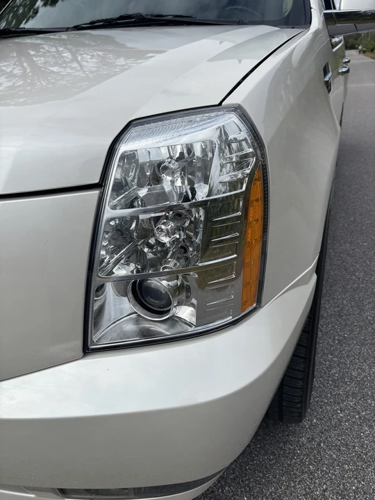 2011 Cadillac Escalade & EXT 3rd Gen - Image 30 of 31