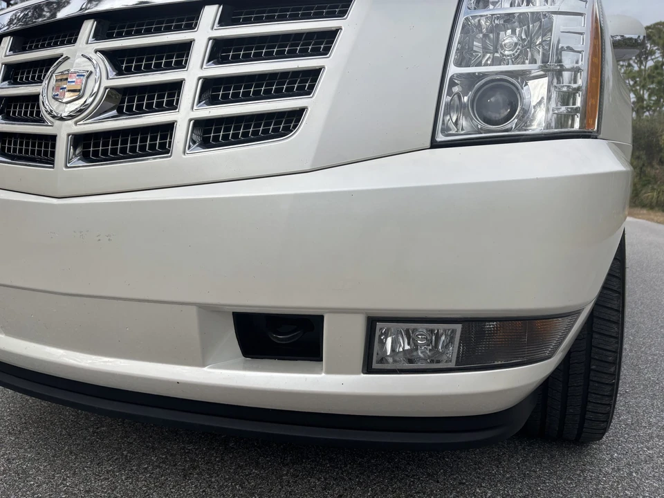 2011 Cadillac Escalade & EXT 3rd Gen - Image 31 of 31