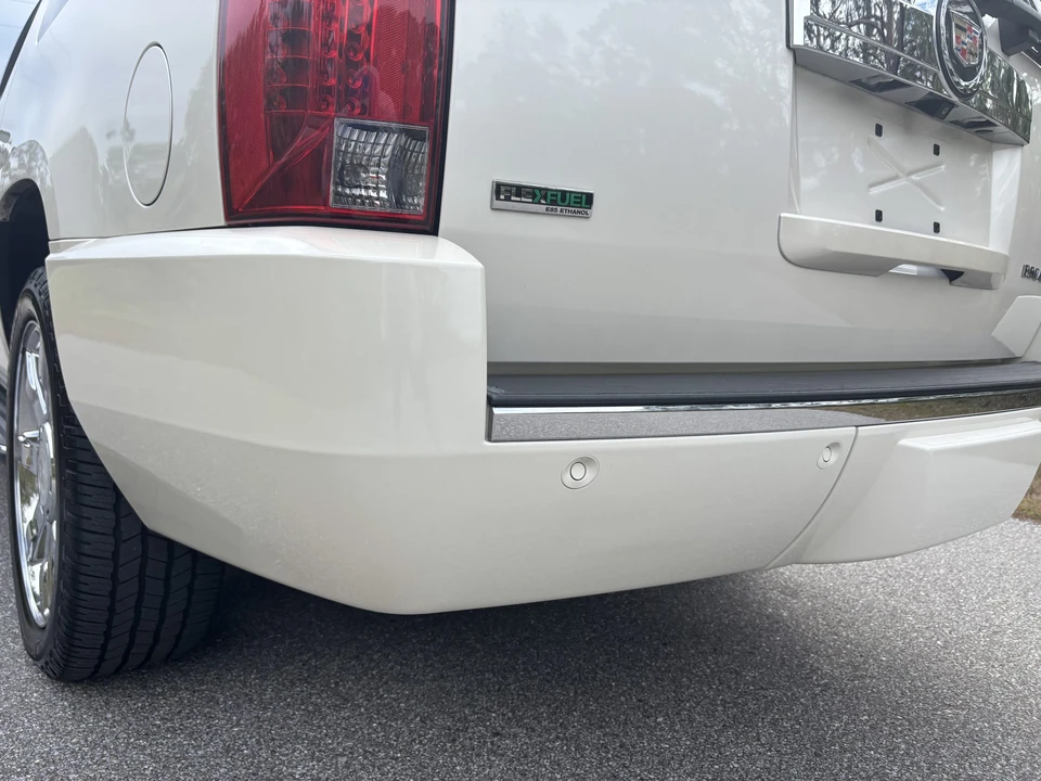 2011 Cadillac Escalade & EXT 3rd Gen - Image 16 of 31