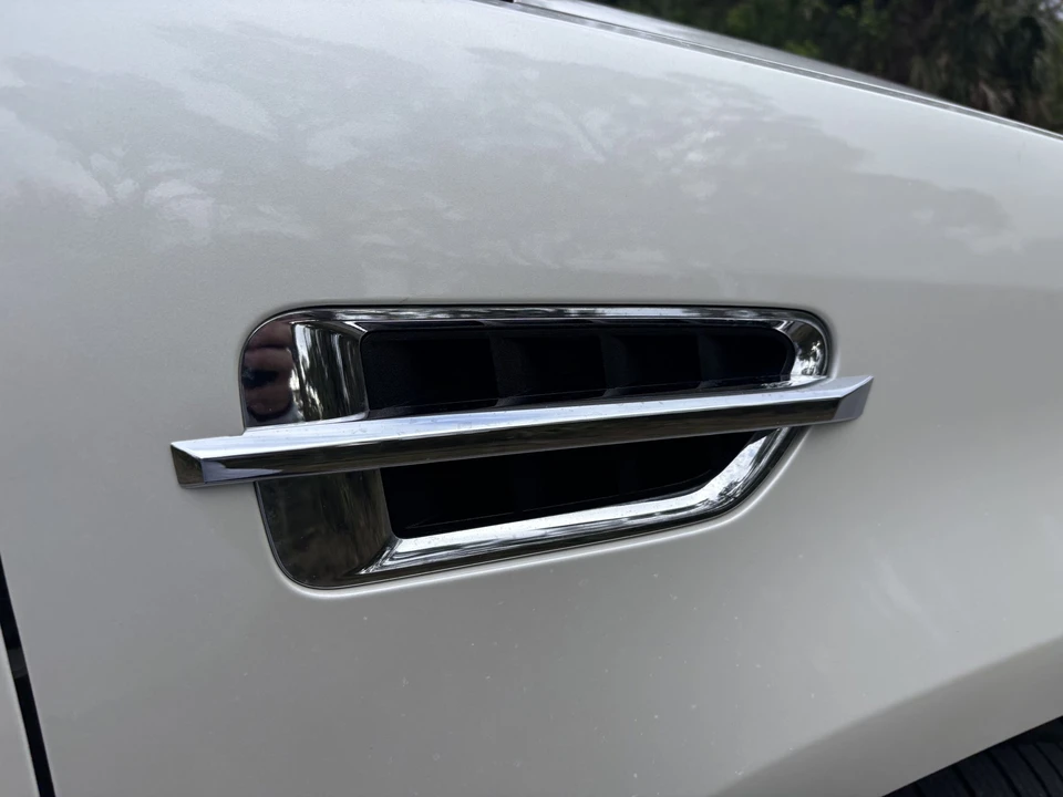 2011 Cadillac Escalade & EXT 3rd Gen - Image 25 of 31
