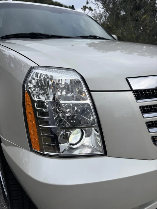 2011 Cadillac Escalade & EXT 3rd Gen - Image 26 of 31