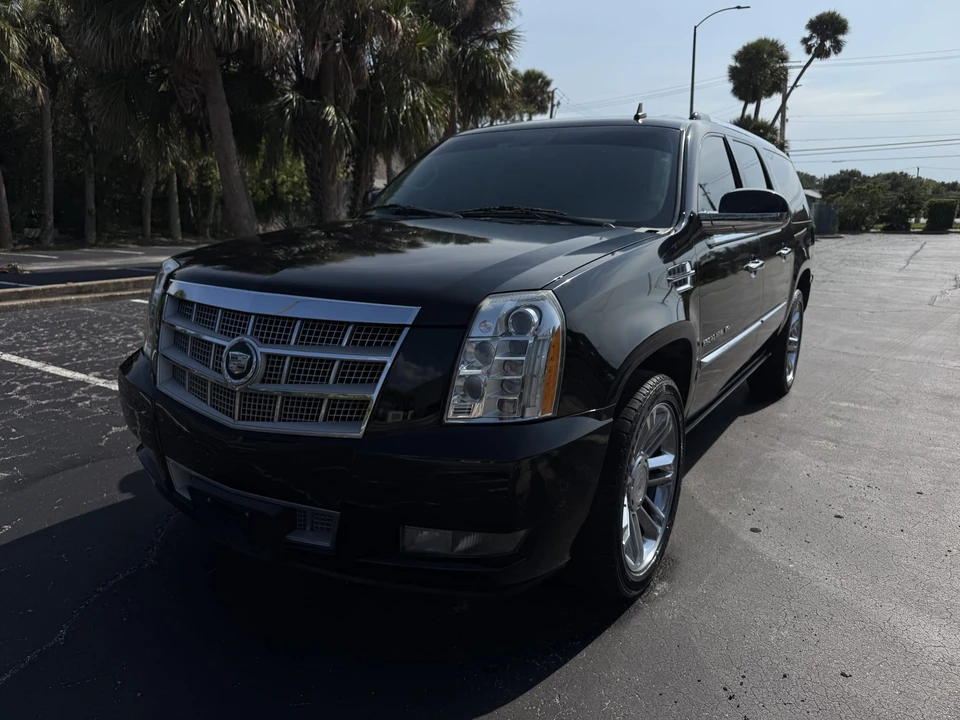 2011 Cadillac Escalade & EXT 3rd Gen - Image 3 of 31